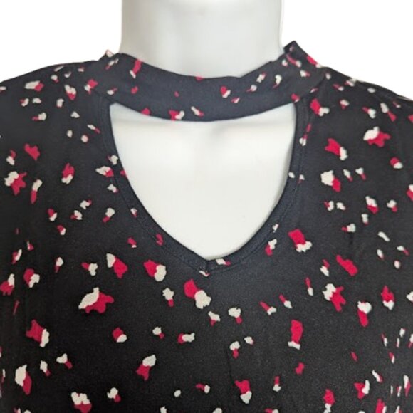 Black And Red Top with Shoulder Openings Size Medium - Picture 3 of 6